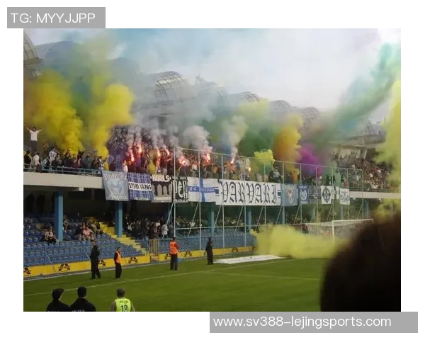 拉丁语足球歌曲的热情旋律与激情赛场的完美结合 拉丁语足球歌曲的热情旋律与激情赛场的完美结合